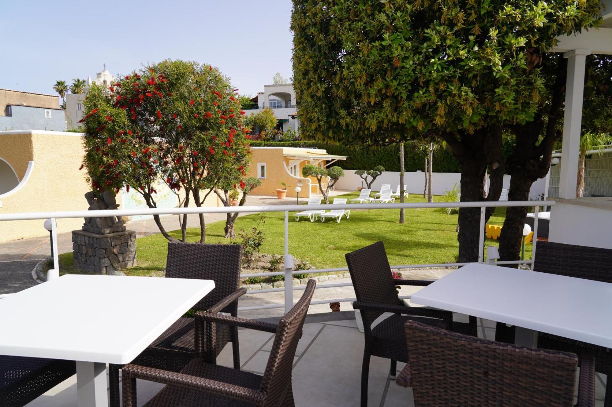 Hotel Parco Delle Agavi Форио Экстерьер фото